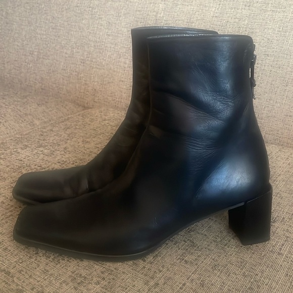 Stuart Weitzman Black Heeled Booties Size 10 AA - Picture 3 of 13